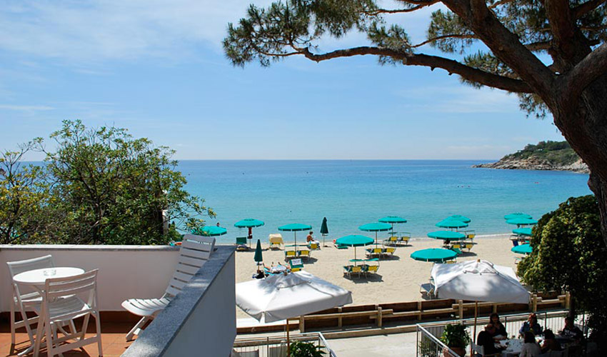 Hotel Lorenza Elba Island | Hotel on the Cavoli Beach